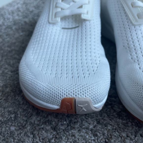 Flux adapt runner running shoes size 7 - Picture 5 of 12